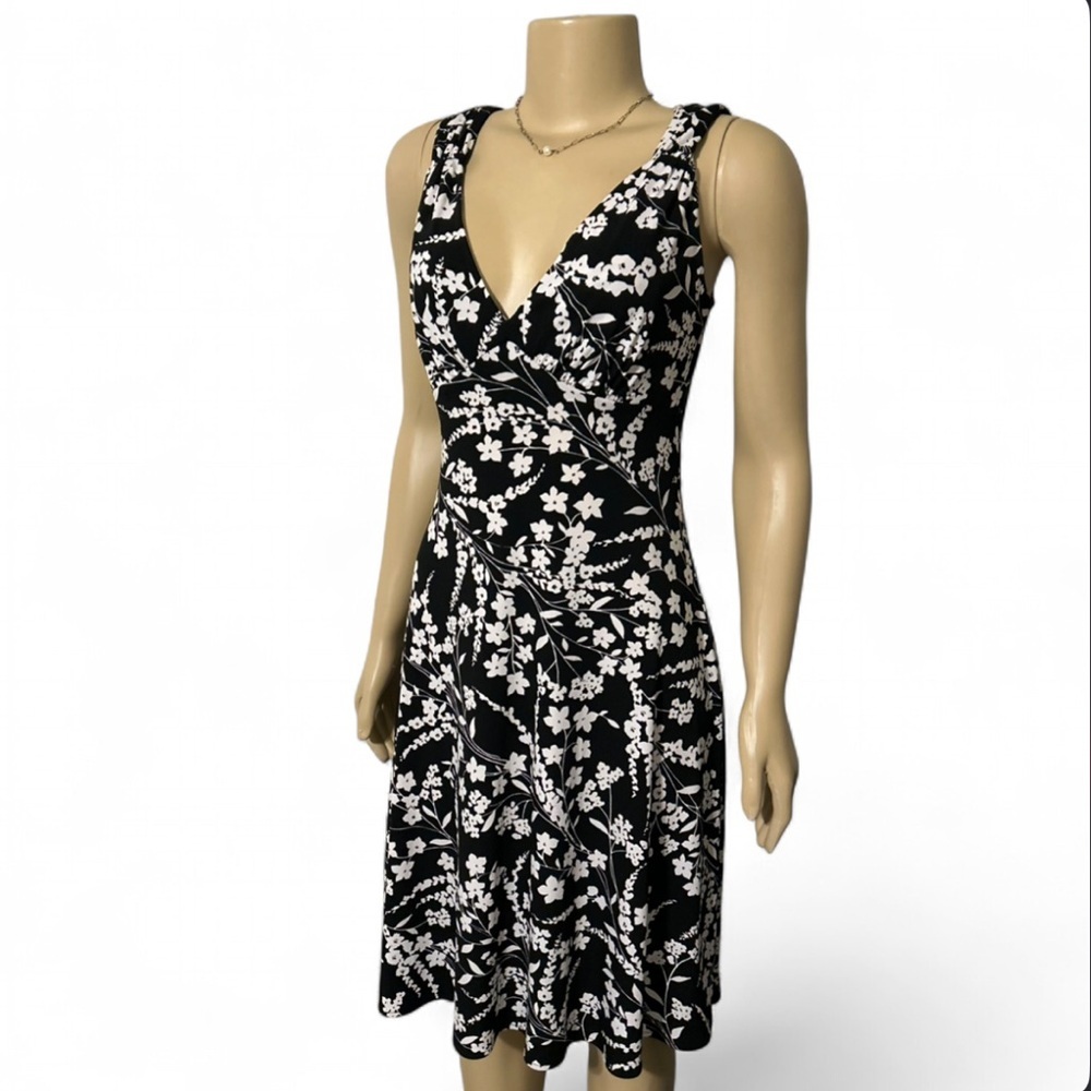 London Style Black and White Floral Midi Dress - Picture 2 of 5